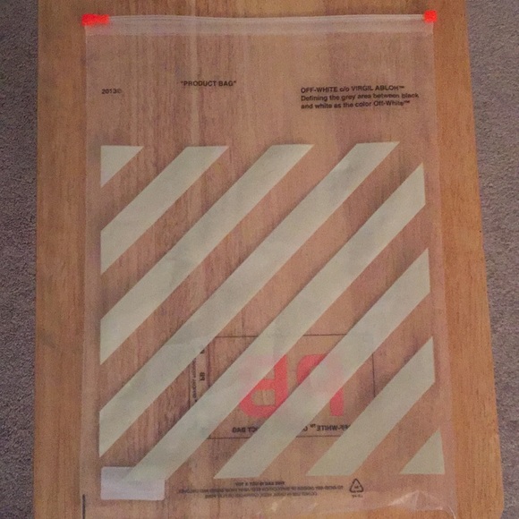 Off white t shirt - Picture 4 of 4